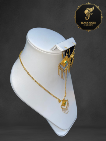 Royal Feligree Chain with Emeralds