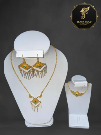 Royal Feligree Chain with Emeralds