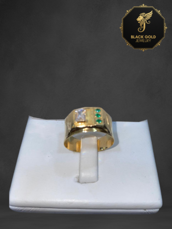 Cacique Emerald Bedazzled Ring